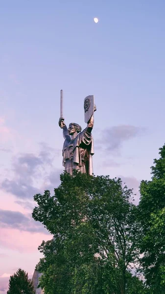 Monumen Tanah Air Kyiv Ukraina Matahari Terbenam Langit — Stok Foto