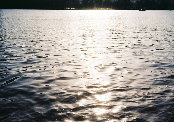 Danau Air Dan Refleksi Sinar Matahari — Stok Foto