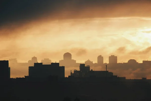 Laranja Céu Por Sol Edifícios Entardecer — Fotografia de Stock