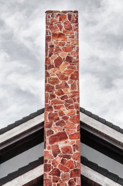 Çatı kırmızı çini kumtaşı sütun açık manzaralı siyah çini ile kaplı