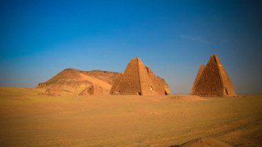 Jebel Barkal dağ ve Karima Nubia, Sudan piramitleri
