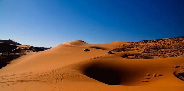 Sunset Nézet Merzouga Dűne Algériai Tassili Najjer Nemzeti Park Autóját — Stock Fotó