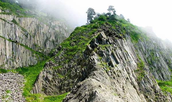 Pilar Rocas Del Cabo Stolbchatiy Kunashir Islas Kuriles Rusia — Foto de Stock