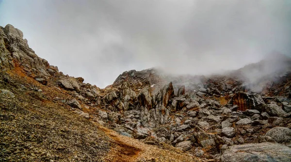 Πανοραμα Του Schalbus Dag Βουνού Στην Ομίχλη Στο Νταγκεστάν Καυκάσου — Φωτογραφία Αρχείου