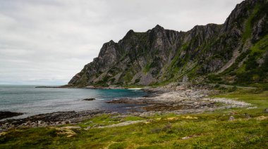Vesteralen, Norveç, çıta village yakınındaki Andoya adasının kıyı şeridi ile manzara