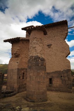 Poligonal, Cuzco, Peru, Raqchi sit alanı ile yapılan Viracocha Tapınağı için görüntüleyin