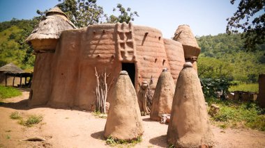 Geleneksel Tammari insanlar Köyü, Tamberma, Koutammakou, Kara bölgesinde, Togo Batammariba ülkesi