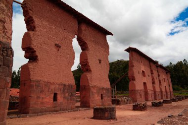Poligonal, Cuzco, Peru, Raqchi sit alanı ile yapılan Viracocha Tapınağı için görüntüleyin