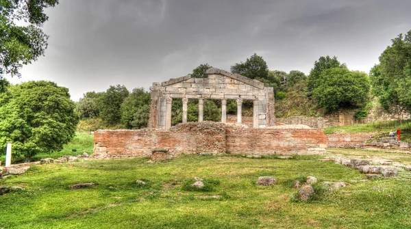 기념물의 Agonothetes는 그리스 도시의 아폴로니아 피에르 알바니아에서의 폐허에서 — 스톡 사진