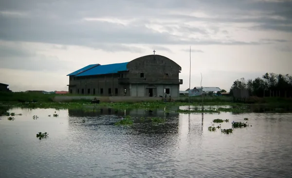 Tepedeki Kilise Benin Nokoue Göl Kenarında Köy Ganvie Tofinu Kişilerde — Stok fotoğraf