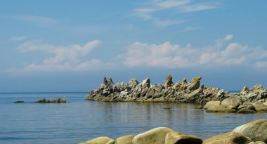 Sütun basalts Kunashir, kuril Adaları, Rusya Cape'de Stolbchaty oluşumu