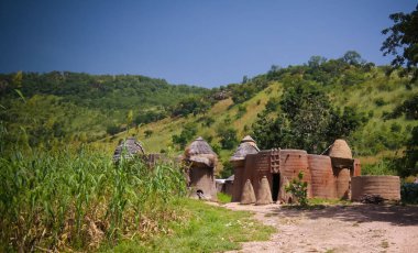 Geleneksel Tammari insanlar Köyü, Tamberma, Koutammakou, Kara bölgesinde, Togo Batammariba ülkesi