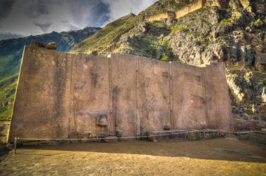 Ollantaytambo arkeolojik sitesinde Cuzco Eyaleti, Peru, altı yekpare duvar