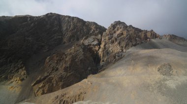Panoramik Barskoon geçiş, nehir ve gorge ve Sarymoynak geçmek Jeti-oğuz, Kırgızistan