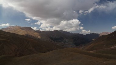 Tian Shan dağ ve kömür benim Kara-Keche Narin İli, Kırgızistan, Panorama görünüm