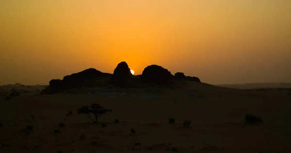 Сонце Сходить Через Справи Чад Пустеля Сахара Формування Пісковик — стокове фото