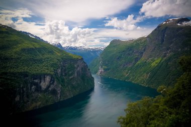 Geiranger fjord için hava panorama görünümünden Trollstigen, Norveç