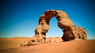 Tamezguida aya Tassili najjer Ulusal Park, Cezayir ile kaya oluşumu aka Afrika Arch veya Cezayir kemer kemer