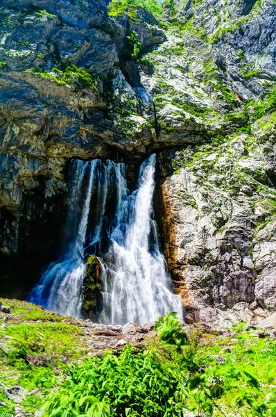 Met Het Oog Gega Waterval Rivier Abkhazia Georgia — Stockfoto