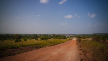 OTI Nehri'ne, vergisel Volta Nehri ve Sabari, Gana Köprüsü manzaralı panorama