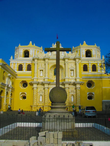 Extrior görünümüne sacade Iglesia Iglesia de la Merced, Antigua, Guatemala