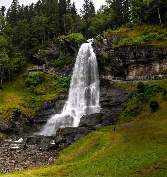 Panoramik Görünüm Steinsdalsfossen Şelale Steinsdalselva River Norheimsund Norveç — Stok fotoğraf