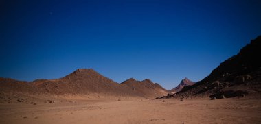 Tassili najjer Ulusal Park Cezayir'deki Tegharghart, soyut kaya oluşumu