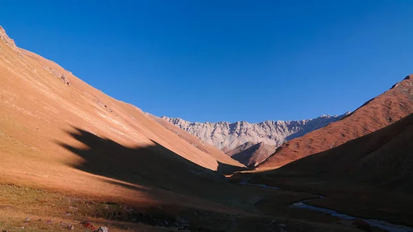 Pôr Sol Vista Para Rio Tash Rabat Vale Província Naryn — Fotografia de Stock