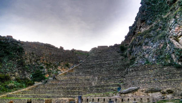 Albañilería poligonal en sitio arqueológico de Ollantaytambo, Cusco, Perú — Foto de Stock