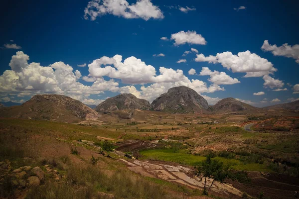 Landscape to Andringitra mountain range, Ihosy, Madagascar — Stock Photo, Image