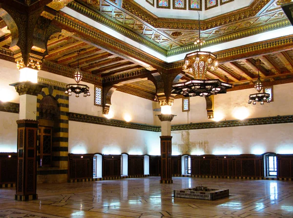 Interior view to The Mamluk Throne Hall under the citadel of Aleppo, Syria — Stock Photo, Image