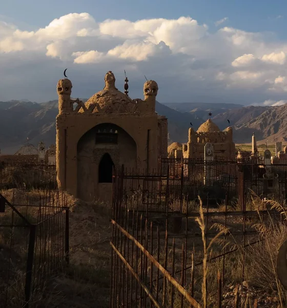 Müslüman mezarlığı Semiz Bel Koçkor Kırgızistan, Kırgızistan, Panorama görünüm