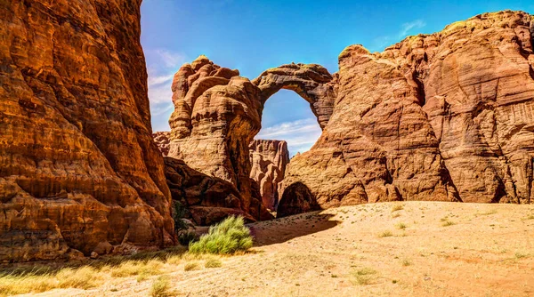 Resumen Formación rocosa en meseta Ennedi aka Arco de Aloba en Chad — Foto de Stock