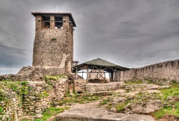 Пейзаж с руинами замка Крудже, Албания — стоковое фото