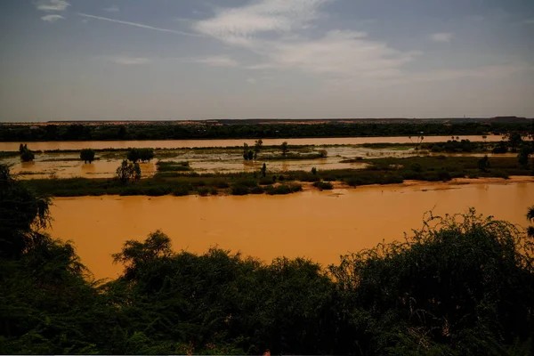 Luftaufnahme des niger river in niamey niger — Stockfoto