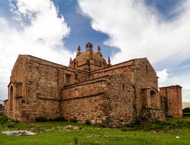 Dış görünüş: Iglesia de Santa Isabel de Pucara, Puno, Peru