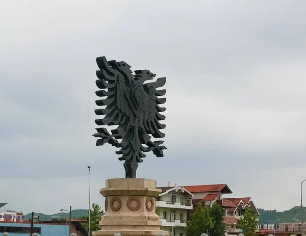 Vista para Eagle monumento na Praça da Águia, tirana, Albânia — Fotografia de Stock
