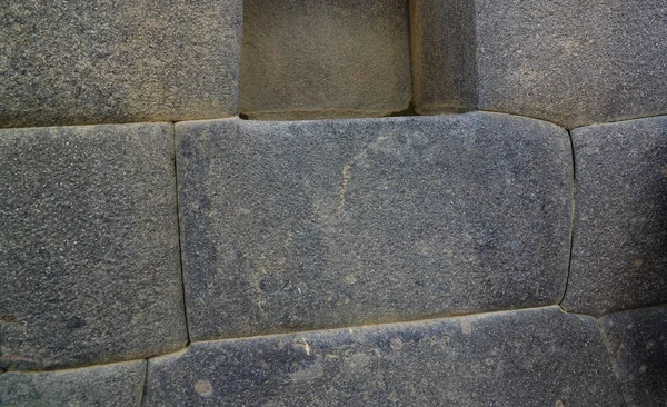 Polygonales Mauerwerk in ollantaytambo archäologische Stätte, cuzco, peru — Stockfoto