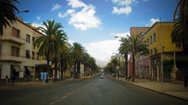Eritre'nin başkenti Asmara sokaklarında