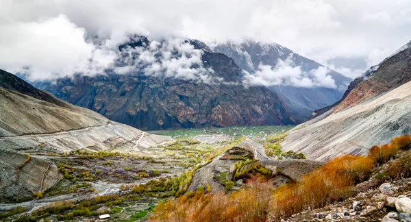 Panorama Mastuj rzeki i doliny, w pobliżu przełęczy Shandur Pakistanu — Zdjęcie stockowe