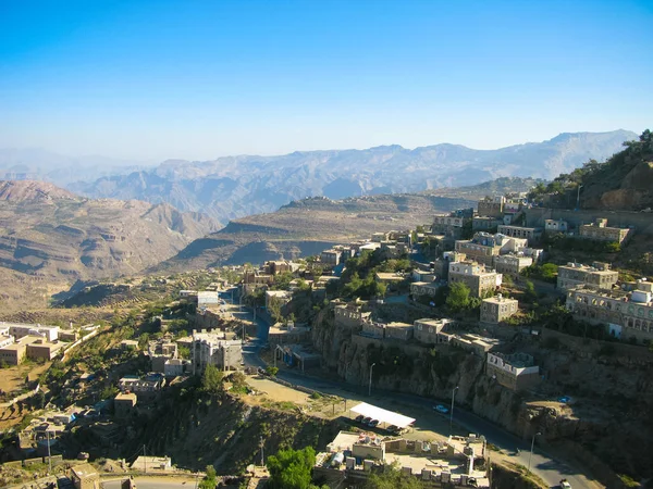 Hacca şehir ve ın dağ, Yemen için havadan görünümü — Stok fotoğraf
