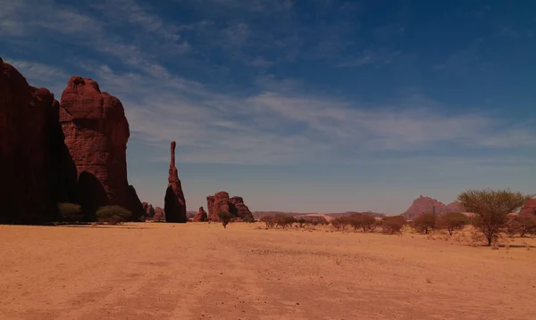 Absztrakt rock formáció a fennsíkon Ennedi aka Spire, Csád — Stock Fotó