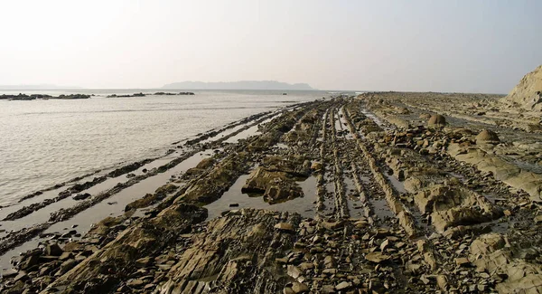 Panorama da costa rochosa Praia de Ngapali em Mianmar — Fotografia de Stock