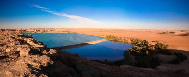 Ennedi, Çad'daki Ounianga kebir göllerinin Yoa gölügrubuna panoramik manzara
