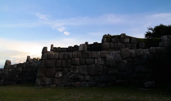 UNESCO Dünya Mirası alanı olan Sacsayhuaman 'a görünüm, Cusco, Peru — Stok fotoğraf