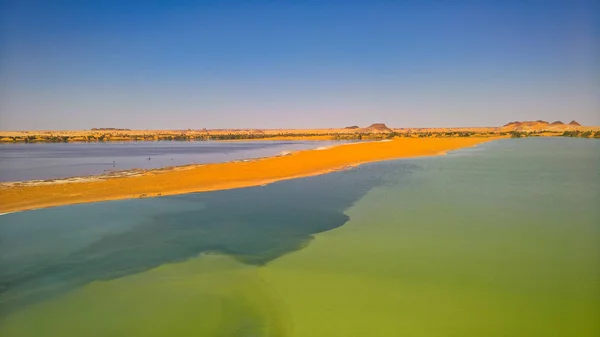 Panoramablick auf Katam aka Baramar Seengruppe der Ounianga Kebir Seen am ennedi, chad — Stockfoto