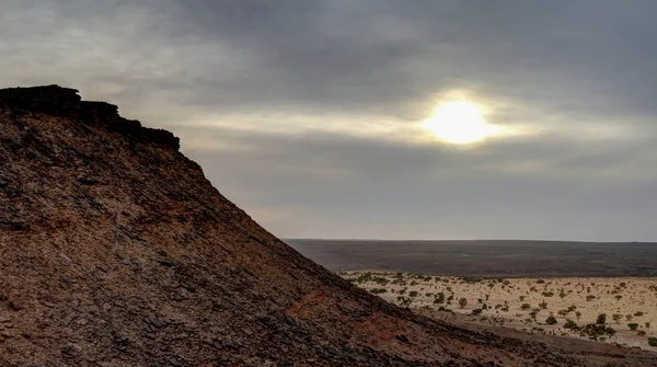 Panorama con montaña Adrar cerca de Terjit, rocas y desfiladero, Mauritania — Foto de Stock