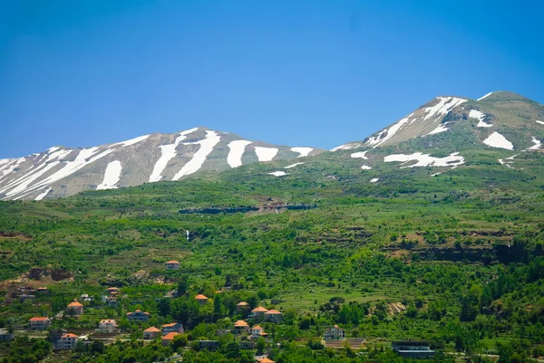 Vue sur les montagnes et la vallée de Kadisha alias Holy Valley, Liban — Photo
