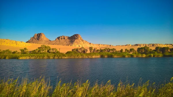 Panoramatický pohled na Boukkou jezera skupinu Ounianga Serir jezer v Ennedi, Čad — Stock fotografie