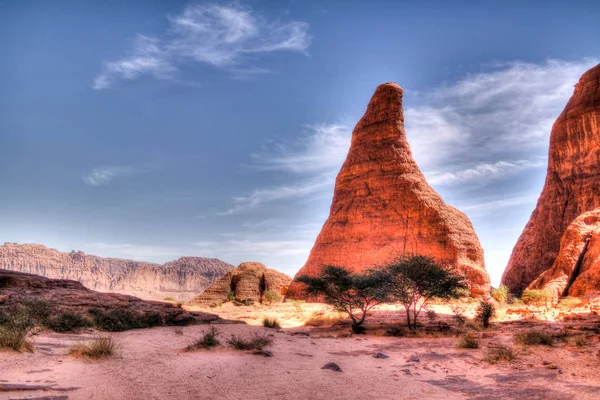 Abstracte rotsformatie op plateau Ennedi nabij Aloba arch in Tsjaad — Stockfoto